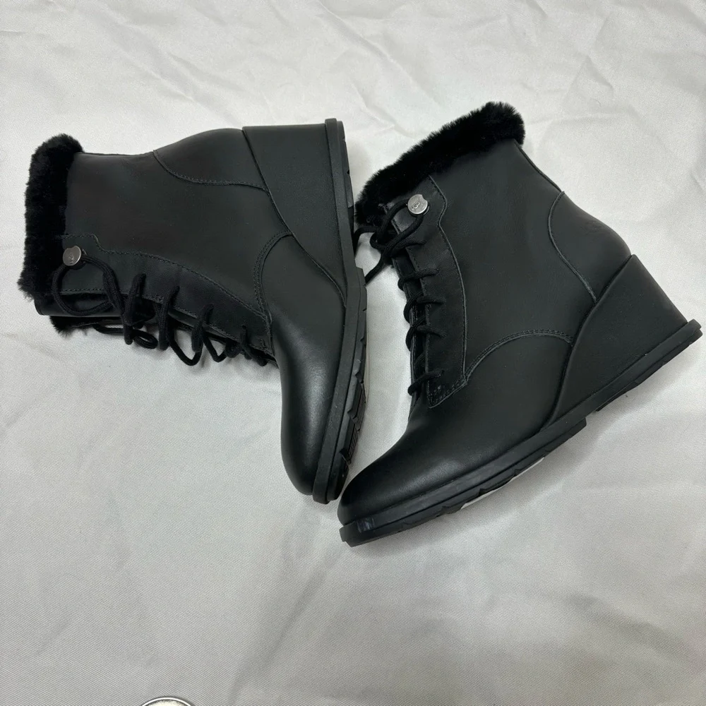 Ugg wedge boots RARE - Picture 3 of 9